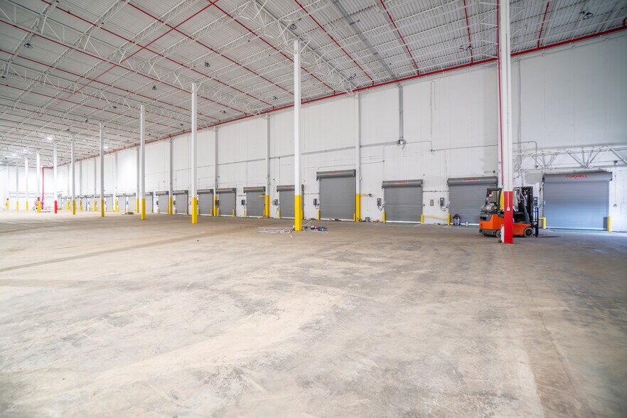 More Photos Of 1885 Alamac Rd, Lumberton Warehouse For Lease