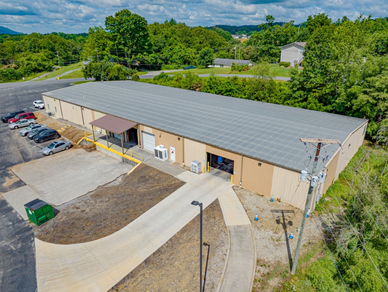 Primary Photo Of 3016-3020 Brookside Dr, Kingsport Warehouse For Sale