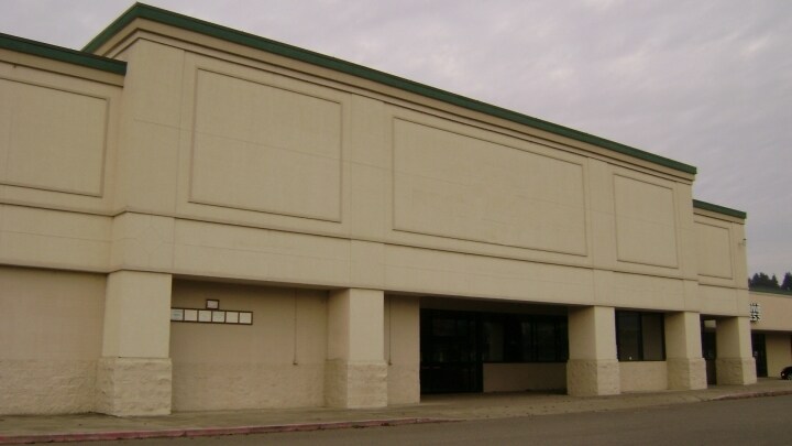 More Photos Of 328-338 Dakota St, Sutherlin General Retail For Lease