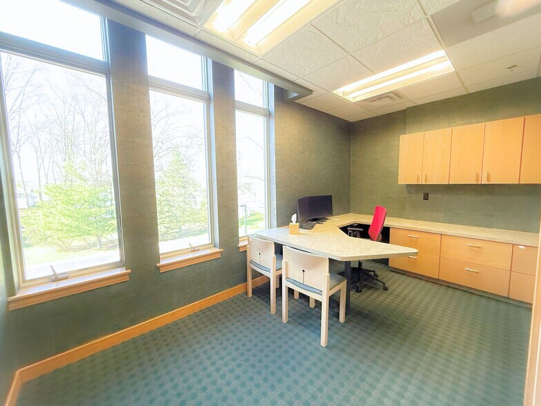 More Photos Of 3515 Coolidge Rd, East Lansing Medical For Lease