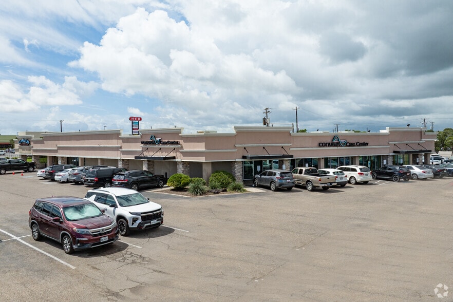 More Photos Of 4200-4250 S Alameda St, Corpus Christi Storefront For Lease