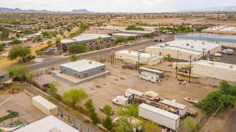 More Photos Of 2450 N Jackrabbit Ave, Tucson Distribution For Sale