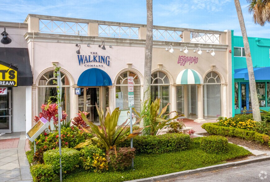 Primary Photo Of 380 St Armands Cir, Sarasota Storefront For Lease