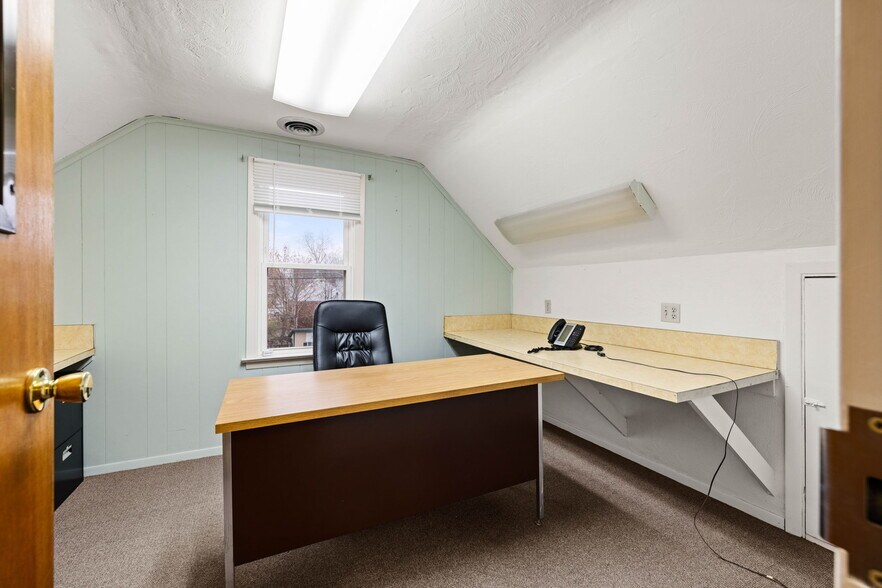 More Photos Of 521 N Derr Dr, Lewisburg Office Residential For Sale
