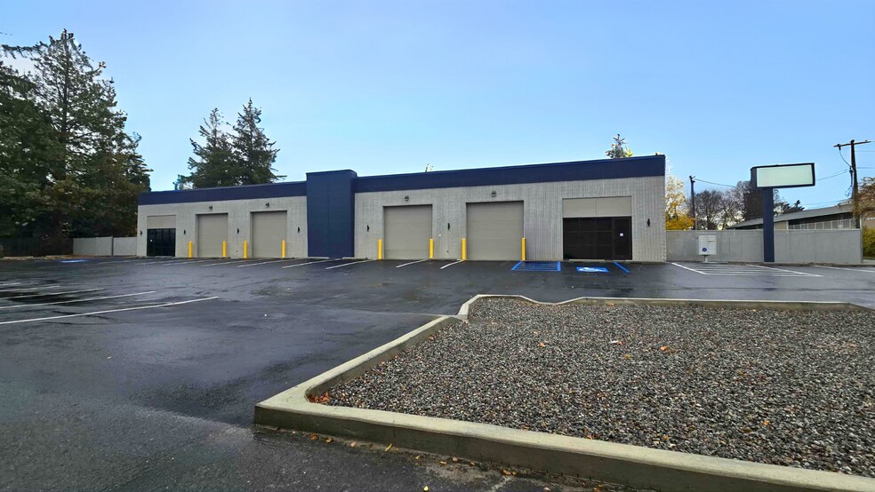 More Photos Of 21 N Skipworth Rd, Spokane Valley Showroom For Lease