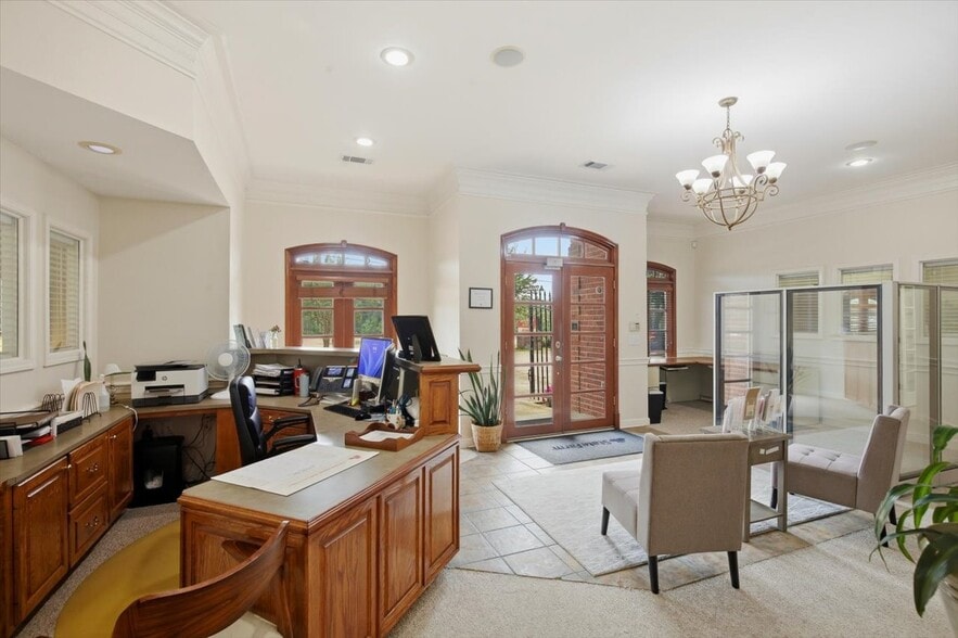 More Photos Of 200 Forest View Dr, Raymond Office For Lease