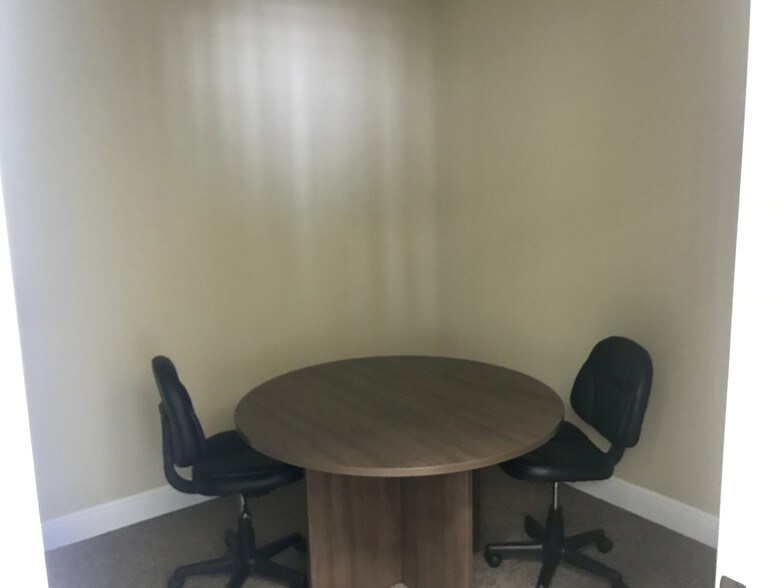 More Photos Of 6143 S Orange Blossom Trl, Orlando Loft Creative Space For Sale