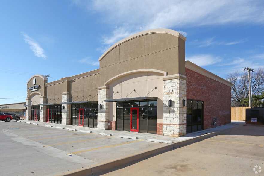 More Photos Of 10717 N May Ave, The Village Storefront For Lease
