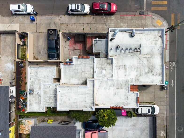 More Photos Of 1841 98th Ave, Oakland Freestanding For Sale