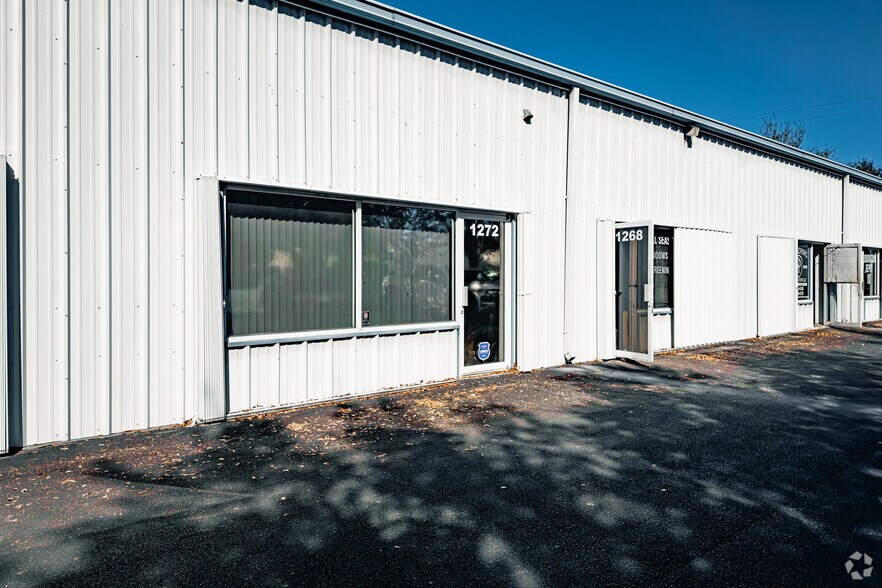 More Photos Of 1260-1296 SE Industrial Blvd, Port Saint Lucie Warehouse For Sale