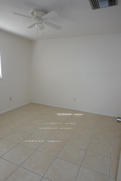 More Photos Of 2887 S Osceola Ave, Orlando Office For Sale