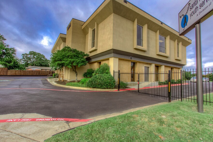 More Photos Of 6464 Brentwood Stair Rd, Fort Worth Office For Sale