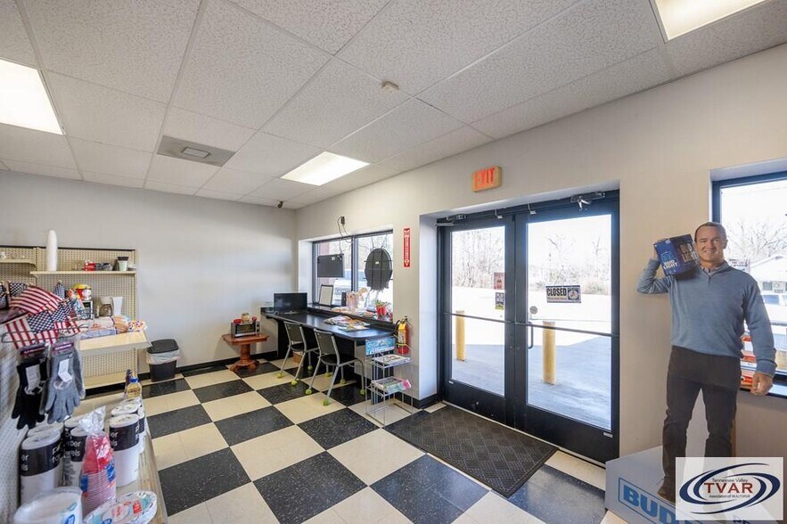 More Photos Of 9100 Highway 70, Cedar Grove Auto Repair For Sale