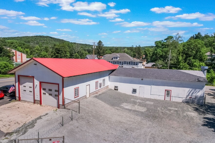 Primary Photo Of 301 N Main St, Liberty Auto Salvage Facility For Sale