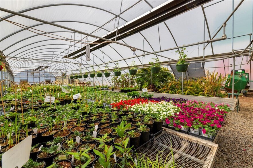 More Photos Of 1356 Coopers Cove Rd, Hardy Specialty For Sale