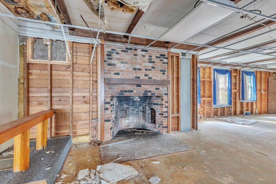 More Photos Of 297 Main St, Monson Storefront Retail Residential For Sale