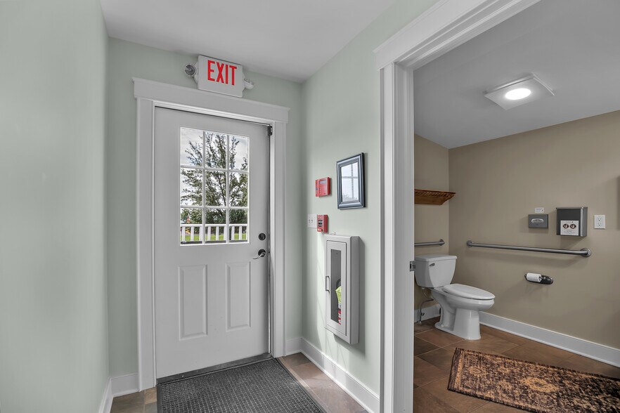 More Photos Of 1585 Rt-146, Rexford Office For Sale