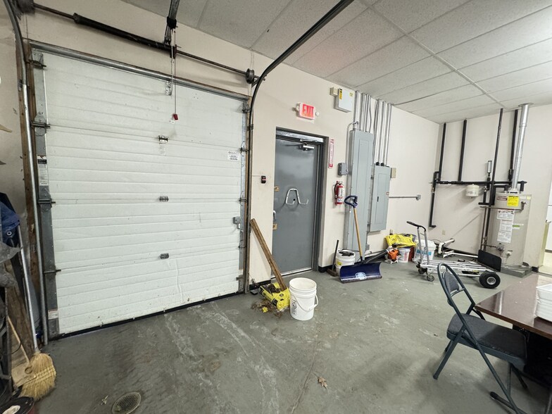 More Photos Of 1101 N McCord Rd, Toledo Storefront For Lease