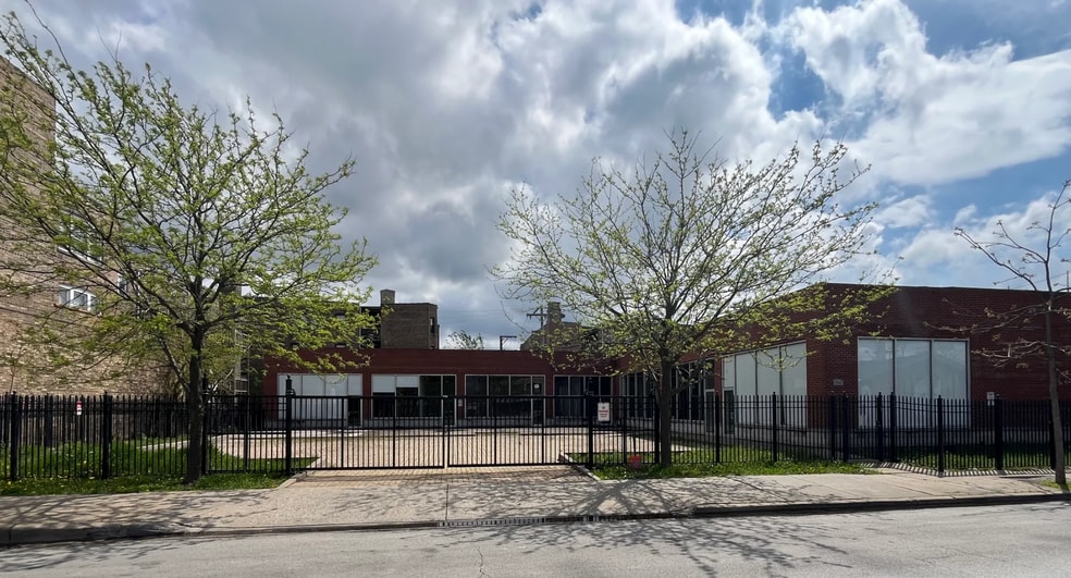Primary Photo Of 1741 W 79th St, Chicago Freestanding For Lease