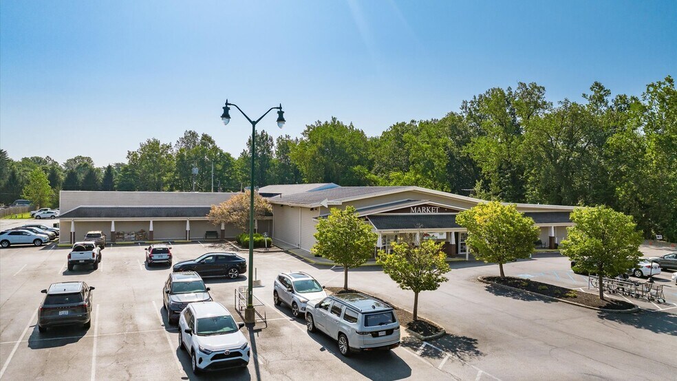 More Photos Of 484 S Main St, Granville Supermarket For Sale