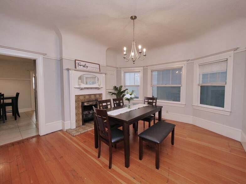 More Photos Of 1901-1903 H St, Sacramento Apartments For Sale