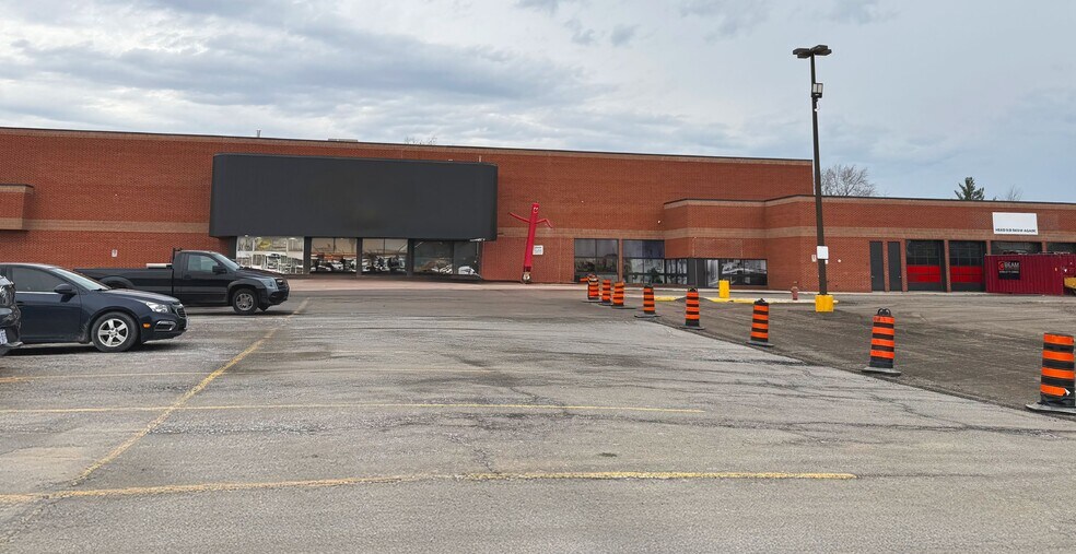 More Photos Of 777-803 Niagara St, Welland Freestanding For Lease