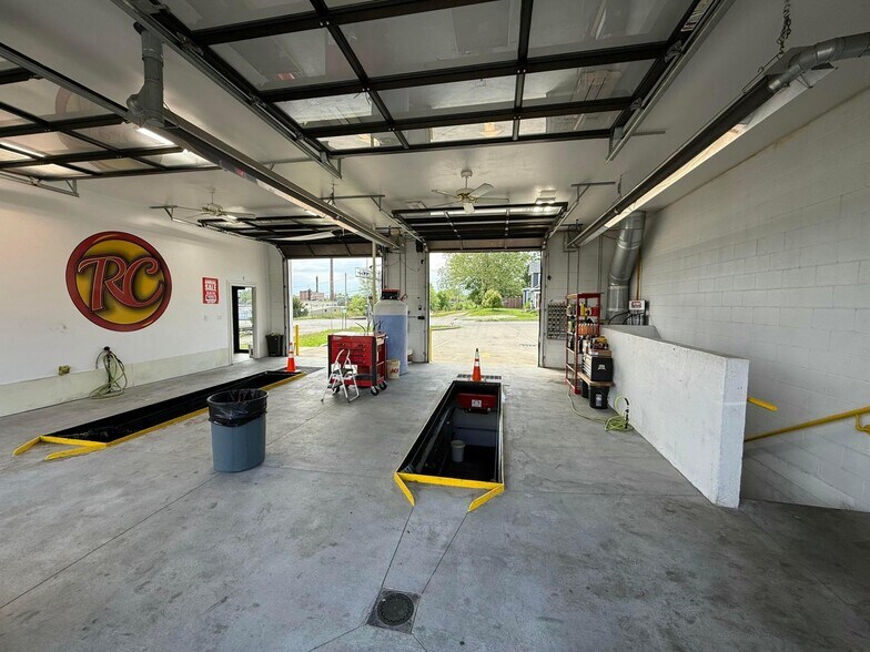 More Photos Of 600 N Main St, Baltimore Auto Repair For Sale