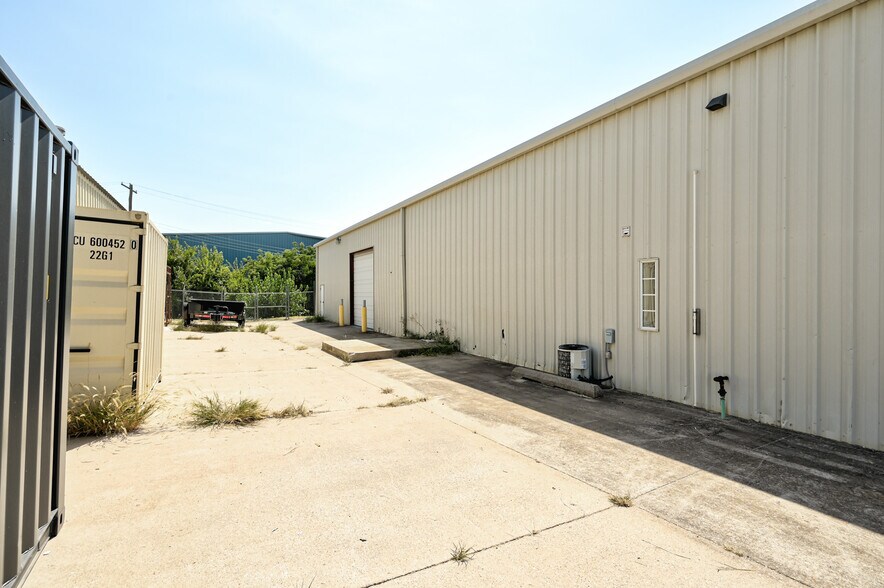 More Photos Of 412 Glade Ave, Oklahoma City Manufacturing For Lease