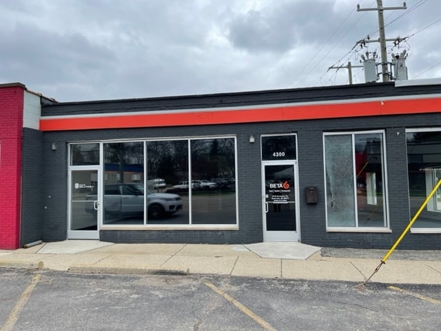 More Photos Of 4314-4320 Rochester Rd, Royal Oak Unknown For Lease