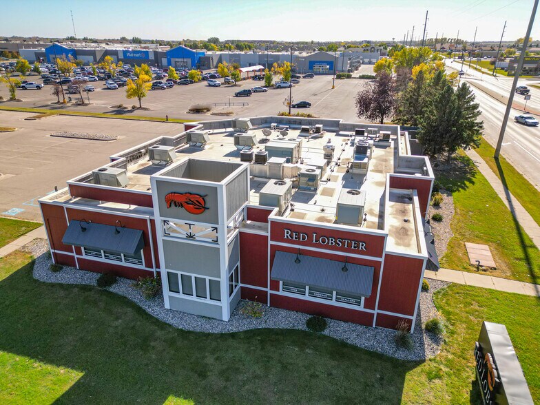 More Photos Of 2675 32nd Ave S, Grand Forks Restaurant For Sale