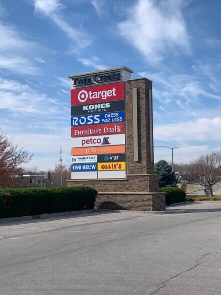 More Photos Of 8420-8660 N Madison St, Kansas City Unknown For Lease