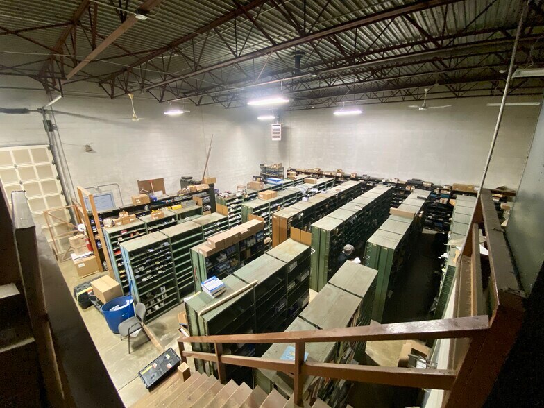 More Photos Of 1229 Country Club Mnr, Fairmont Auto Dealership For Sale