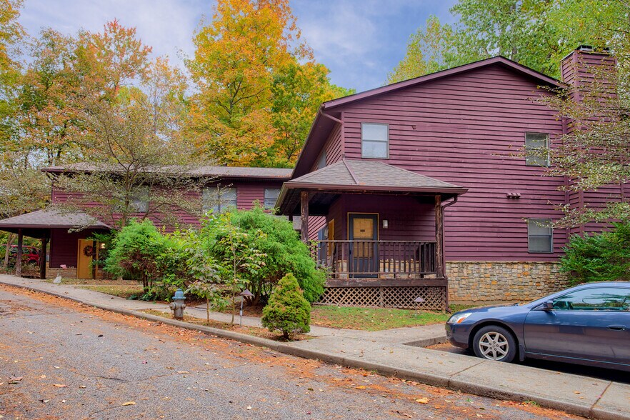 More Photos Of 1533 Arbors Ln, Bloomington Apartments For Sale