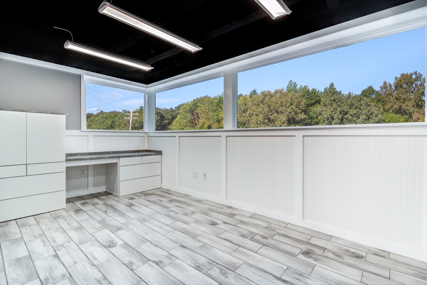 More Photos Of 25300 Lorain Rd, North Olmsted Medical For Lease