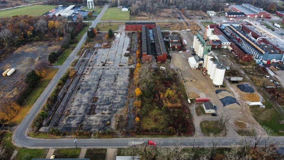 More Photos Of 2541-2551 Mills St, Marysville Manufacturing For Sale