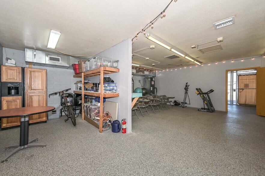 More Photos Of 11123-11127 W Nevada Ave, Youngtown Office For Sale