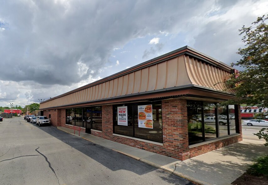 More Photos Of 2945 N National Rd, Columbus Restaurant For Lease