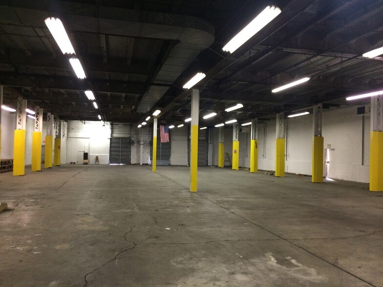 More Photos Of 73 Bridge St, Newburgh Warehouse For Lease