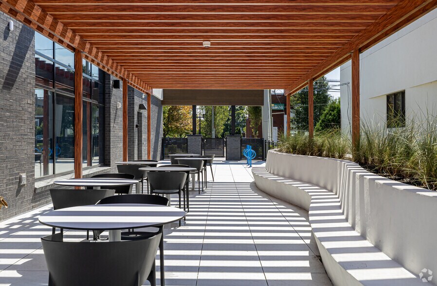 More Photos Of 920-924 Farmington Ave, West Hartford Apartments For Lease