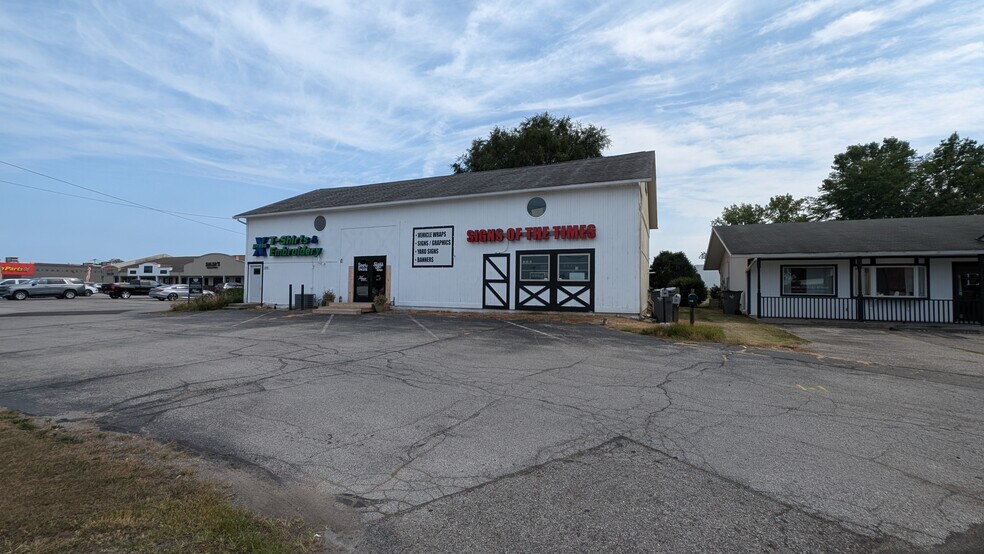 More Photos Of 12650 Adams Rd, Granger Freestanding For Lease