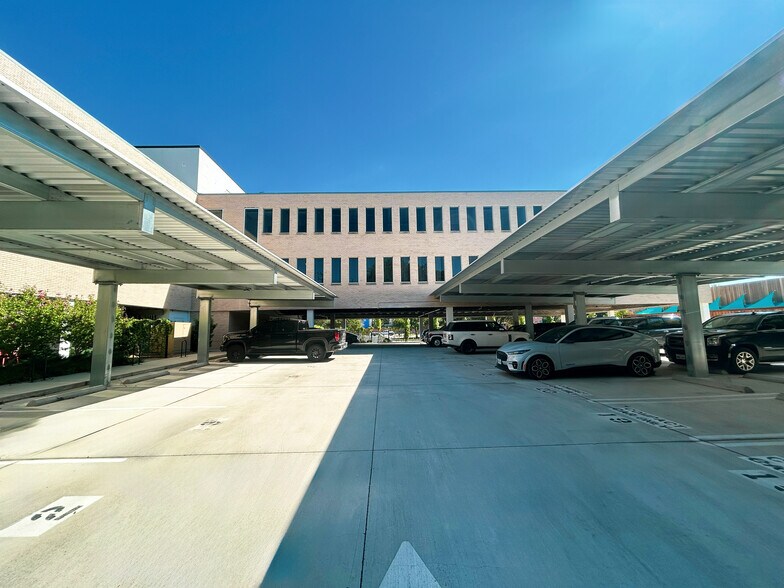 More Photos Of 4525 Lemmon Ave, Dallas Office For Lease