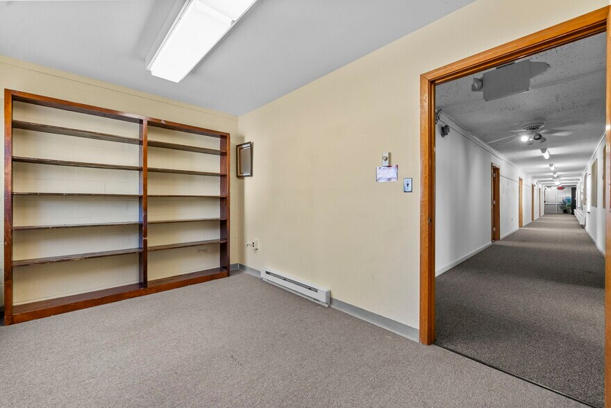 More Photos Of 35 Orange Ave, Clifton Religious Facility For Lease