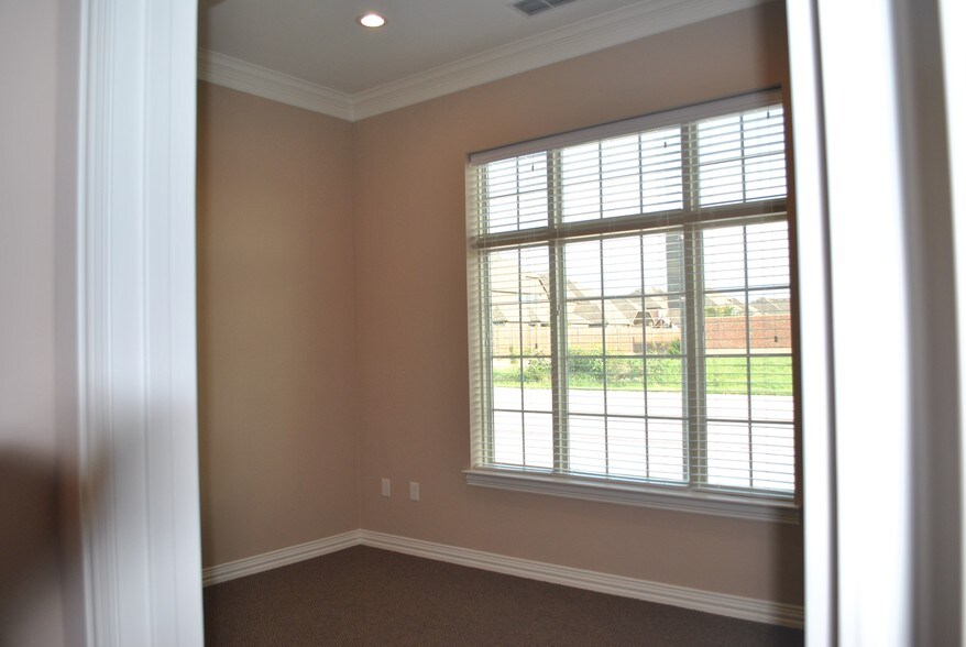 More Photos Of 425 Old Newman Rd, Frisco Office For Lease
