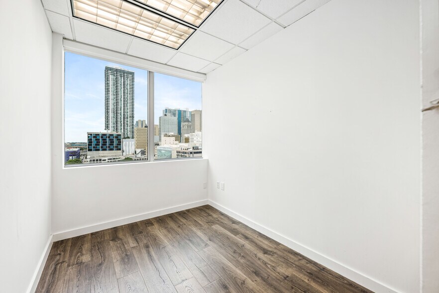 More Photos Of 150 SE 2nd Ave, Miami Office For Lease