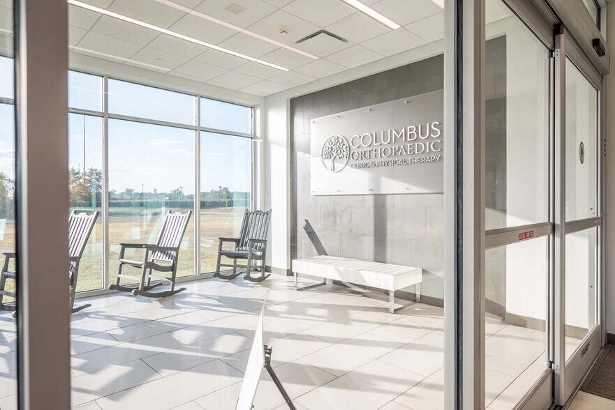 More Photos Of 225 Tomlinson Dr, Starkville Office For Sale