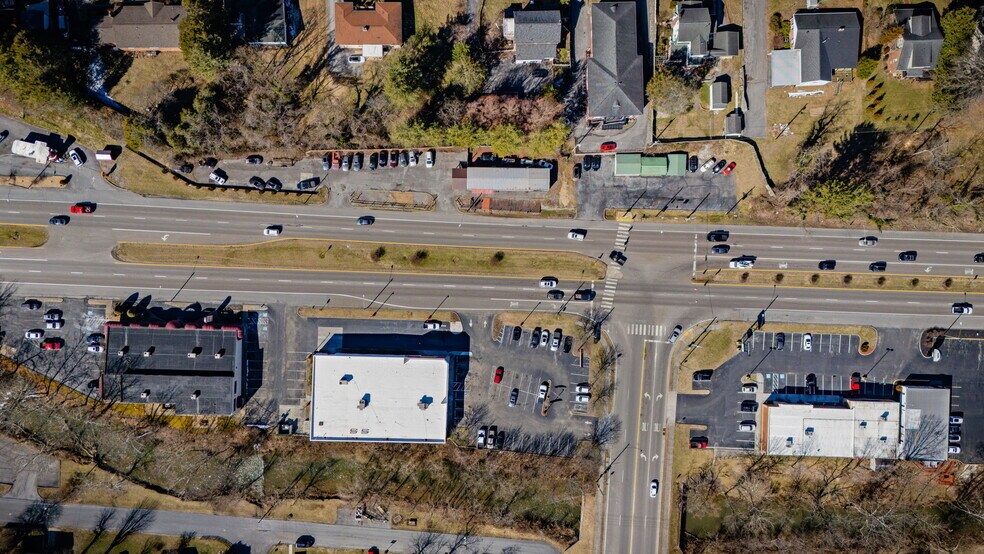 More Photos Of 700 Volunteer Pky, Bristol Auto Dealership For Sale