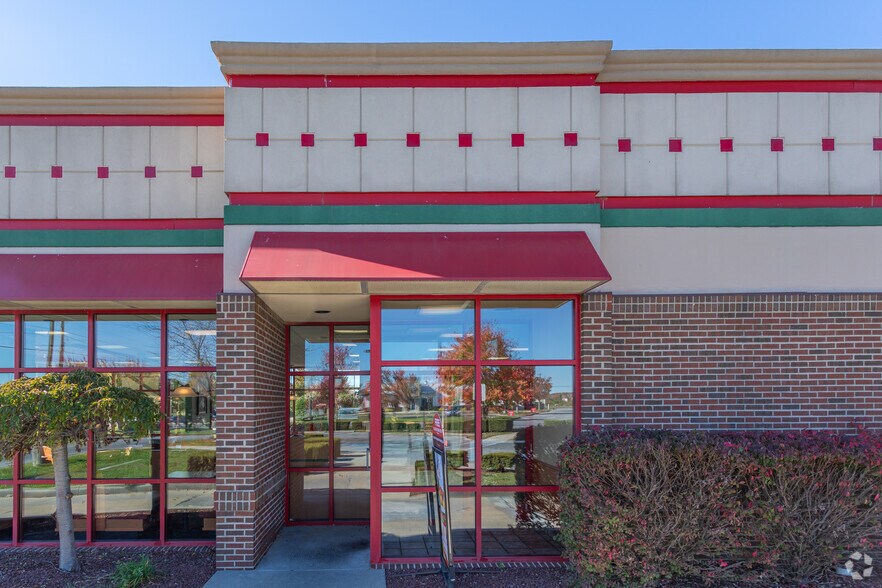 More Photos Of 101 Sandhill Dr, Middletown Fast Food For Lease