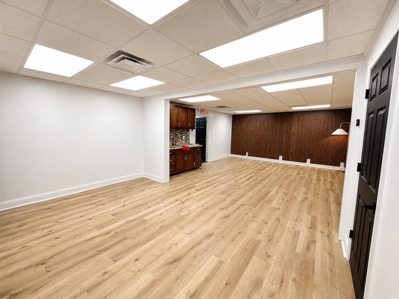 More Photos Of 24730-24736 Michigan Ave, Dearborn Freestanding For Sale
