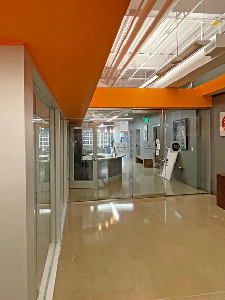 More Photos Of 9225 Bee Caves Rd, Austin Office For Lease