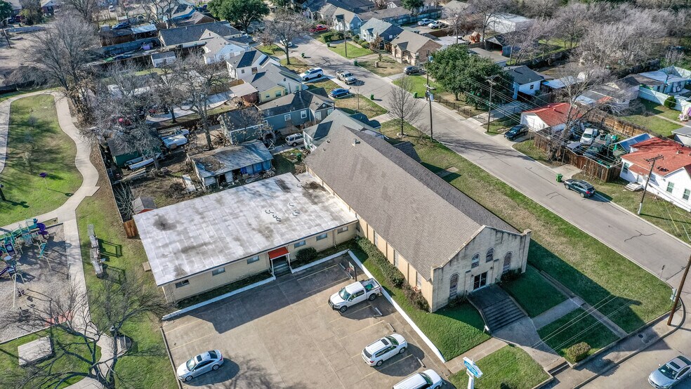 More Photos Of 4128 Clarendon Dr, Dallas Religious Facility For Sale